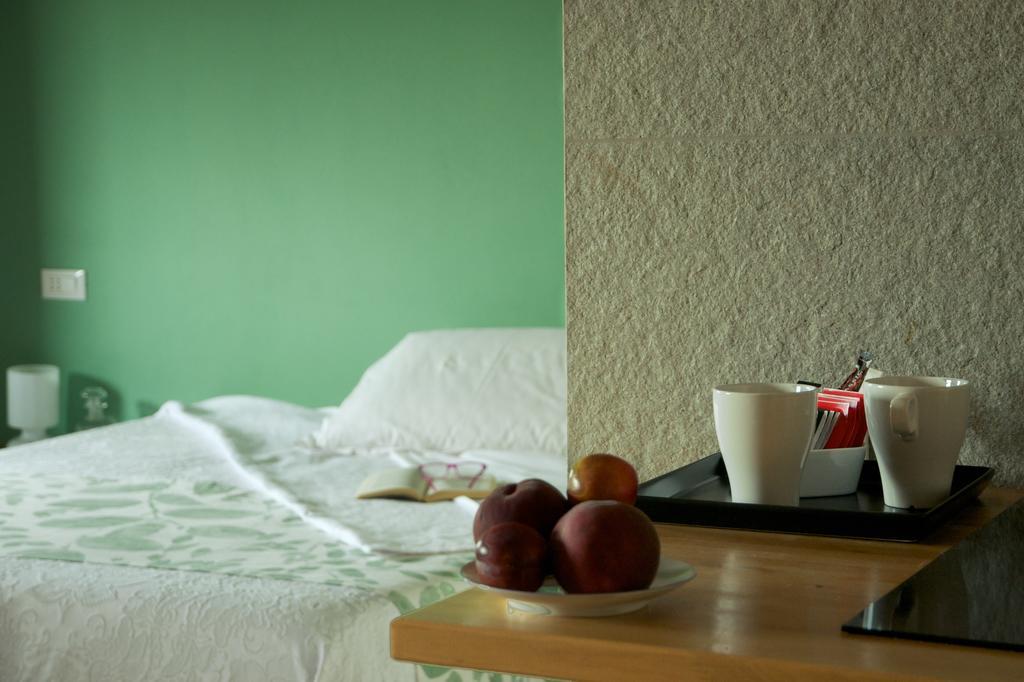 Cascina Delle Mele Bed and Breakfast Vittuone Buitenkant foto